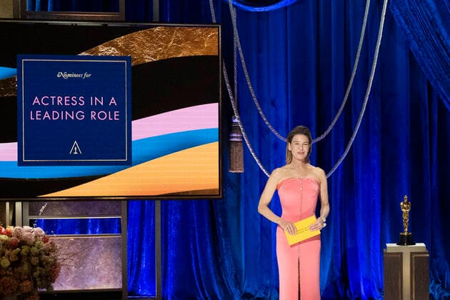 April 25, 2021, Los Angeles, California, USA: Actress RENEE ZELLWEGER presents the Oscar for Actress in a Leading Role during the live ABC Telecast of The 93rd Oscars at Union Station. Los Angeles USA - ZUMA 20210425_mda_z03_1126 Copyright: xToddxWawrychukx