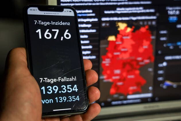 Coronavirus in Deutschland - Covid-19-Dashboard des Robert Koch-Institut 27.04.2021: Robert Koch-Institut: 7-Tage-Inzidenz 167,6. 7-Tage-Fallzahl 139.354. COVID-19-Fälle 3.310.301. Zugang um 10.976 gegenüber dem Vortag. COVID-19-Todesfälle 81.968. Zugang um 344 gegenüber dem Vortag.