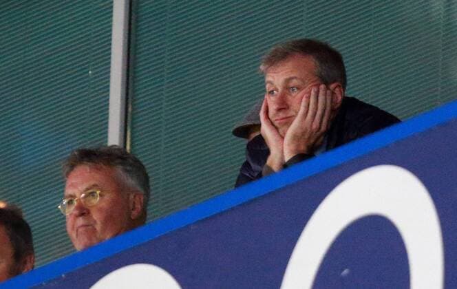 Chelsea v Sunderland . . London, UK . . 19.12.2015 Chelsea Interim manager Guus Hiddink and Roman Abramovich (Chelsea owner).  Chelsea v Sunderland London UK 19 12 2015 Chelsea Interim Manager Guus Hiddink and Novel Abramovich Chelsea Owner   imago 22237129