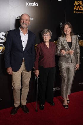 2021 APRA MUSIC AWARDS, David Kirkpatrick, Joy McKean and Anne Kirkpatrick attending The APRA Music Awards, in Sydney, Wednesday, April 28, 2021. ( NO ARCHIVING, EDITORIAL USE ONLY, NO USE IN BOOKS WITHOUT CONSENT SYDNEY NEW SOUTH WALES AUSTRALIA  Copyright: xJAMESxGOURLEYx 20210428001538210533