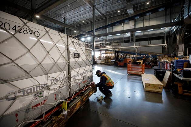 April 28, 2021, Toronto, on, Canada: Workers unload a shipment of Moderna COVID-19 vaccines at the FedEx hub in Toronto, Wednesday, April 28, 2021. Toronto Canada  - ZUMAc35_ 20210428_zaf_c35_002 Copyright: xColexBurstonx