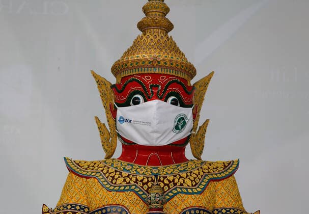 April 28, 2021, Bangkok, Thailand: A giant statue wearing a face mask at Suvarnabhumi airport..Ministry of Public Health and the Airport Operation Centre set up a new vaccination centre to remedy the Covid 19 emergency situation and efficiency of vaccination for aviation-related personnel. Bangkok Thailand - ZUMAs197 20210428_zaa_s197_024 Copyright: xChaiwatxSubprasomx