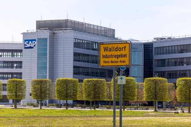 SAP SE mit Sitz im baden-württembergischen Walldorf ist ein börsennotierter Softwarekonzern. Tätigkeitsschwerpunkt ist die Entwicklung von Software zur Abwicklung sämtlicher Geschäftsprozesse eines Unternehmens. 24.04.2021: Europa, Deutschland, Baden-Württemberg, Walldorf. *** SAP SE, headquartered in Walldorf, Baden Württemberg, Germany, is a publicly traded software company. Its main business is the development of software to handle all of a companys business processes 24 04 2021 Europe, Germany, Baden Württemberg, Walldorf, Germany