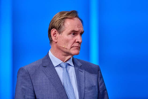 Burkhard Jung (Oberbürgermeister Leipzig, Präsident des Deutschen Städtetags) bei der Freischaltung des Onlineportals Stark im Amt der Körber Stiftung für durch Übergriffe bedrohte KommunalpolitikerInnen im Berlin Cogress Center (bcc) in Berlin. Burkhard Jung (Mayor of Leipzig, President of the German Association of Cities) at the launch of the Körber Foundation s online portal Strong in Office for local politicians threatened by assault at the Berlin Cogress Center (bcc) in Berlin. snapshot-photography F.Boillot