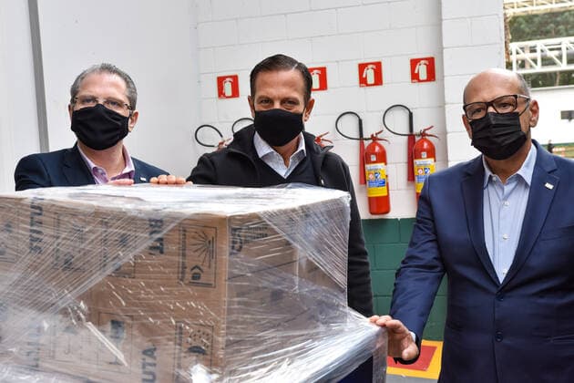 SÃO PAULO, SP - 30.04.2021: BUTANTAN ENTREGA VACINAS AO PNI - João Doria, (PSDB) Governor of São Paulo is monitoring the release of another 420 thousand doses of the Coronavac vaccine, from the Butantan Institute, against Covid-19 (Coronavirus) to the PNI (National Immunization Program) of the Ministry of Health, until now the Butantan has already delivered 42.05 million vaccines. This Friday, (30) at the Butantan Institute. x2059193x  RobertoxCasimiro