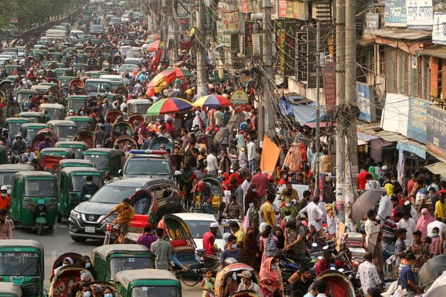April 30, 2021, Dhaka, Dhaka, Bangladesh: People gather at Dhaka New market for shopping as they not maintaining any kind of social distance in Dhaka, Bangladesh on April 30, 2021 Dhaka Bangladesh - ZUMAj163 20210430_zip_j163_005 Copyright: xAbuxSufianxJewelx