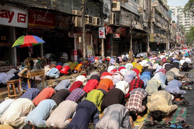 April 30, 2021, Dhaka, Dhaka, Bangladesh: Without maintaining any kind of social distance thousands of Muslims performed the Jumma prayer at a street in Dhaka,Bangladesh on 30 April 2021. Dhaka Bangladesh - ZUMAj163 20210430_zip_j163_011 Copyright: xAbuxSufianxJewelx
