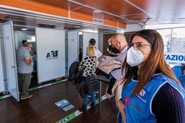 Italy: hub clinic vaccines mobile Naples, today, April 30, 2021, at the hospital S.Gennaro in the Sanitˆ district the vaccination campaign of the over 60 and fragile category with vaccines Astrazeneca and Pfizer, the clinic is mobile will stop in the neighborhoods of the Neapolitan suburbs the intent of the Asl Napoli 1 is to reach those who have difficulty in going to the hub stationary ABPH4298 Copyright: xAntonioxBalascox