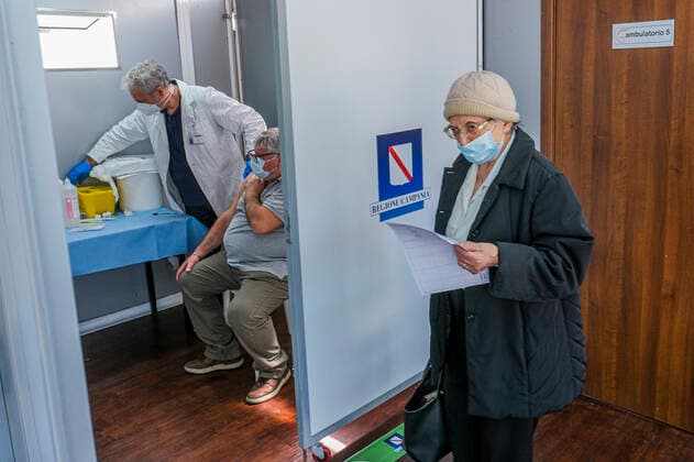 Italy: hub clinic vaccines mobile Naples, today, April 30, 2021, at the hospital S.Gennaro in the Sanitˆ district the vaccination campaign of the over 60 and fragile category with vaccines Astrazeneca and Pfizer, the clinic is mobile will stop in the neighborhoods of the Neapolitan suburbs the intent of the Asl Napoli 1 is to reach those who have difficulty in going to the hub stationary ABPH4384 Copyright: xAntonioxBalascox