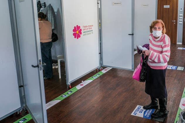 Italy: hub clinic vaccines mobile Naples, today, April 30, 2021, at the hospital S.Gennaro in the Sanitˆ district the vaccination campaign of the over 60 and fragile category with vaccines Astrazeneca and Pfizer, the clinic is mobile will stop in the neighborhoods of the Neapolitan suburbs the intent of the Asl Napoli 1 is to reach those who have difficulty in going to the hub stationary ABPH4474 Copyright: xAntonioxBalascox