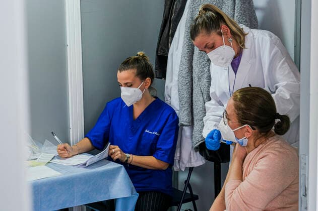 Italy: hub clinic vaccines mobile Naples, today, April 30, 2021, at the hospital S.Gennaro in the Sanitˆ district the vaccination campaign of the over 60 and fragile category with vaccines Astrazeneca and Pfizer, the clinic is mobile will stop in the neighborhoods of the Neapolitan suburbs the intent of the Asl Napoli 1 is to reach those who have difficulty in going to the hub stationary ABPH4499 Copyright: xAntonioxBalascox