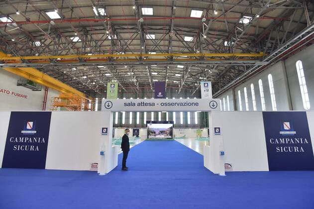 Foto IPP Felice De Martino Napoli 02 05 2021 Cronaca Inaugurazione hub vaccinale interaziendale di Capodichino nell hangar Atitech Nella foto: Inaugurazione hub vaccinale interaziendale di Capodichino nell hangar Atitech Italy Photo Press World