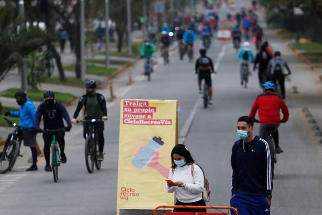 Santiago 2 May 2021 Thousands of athletes use the sports strip during the coronavirus pandemic Marcelo Hernandez Atonchile, Santiago Chile Aton 506259  Copyright: MARCELOxHERNANDEZ ATONCHILE