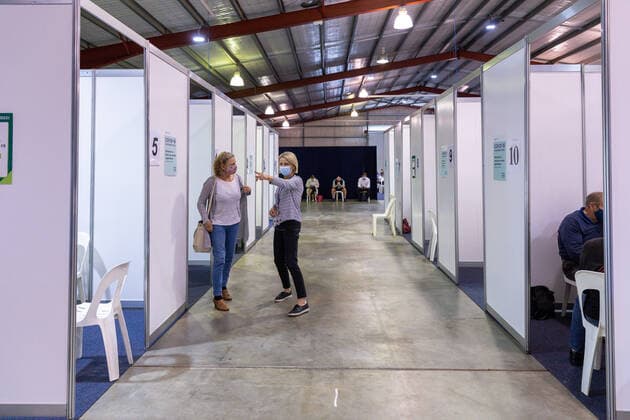 WA CORONAVIRUS COVID19, Members of the public are seen at the Claremont Showground mass vaccination centre in Perth, Monday, May 2, 2021. From today over-50s are eligible for the Covid-19 immunisation program at two mass public vaccination clinics in Perth. ( NO ARCHIVING, EDITORIAL USE ONLY, NO USE IN BOOKS WITHOUT CONSENT PERTH WA AUSTRALIA  Copyright: xRICHARDxWAINWRIGHTx 20210503001539409478