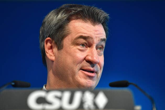 News Themen der Woche KW18 News Bilder des Tages Markus SOEDER (Ministerpraesident Bayern und CSU Vorsitzender), Einzelbild,angeschnittenes Einzelmotiv, Portraet,Portrait,Porträt. Pressekonferenz CSU nach Videokonferenz des CSU Praesidiums in der CSU Zentrale in Muenchen am 03.05.2021.