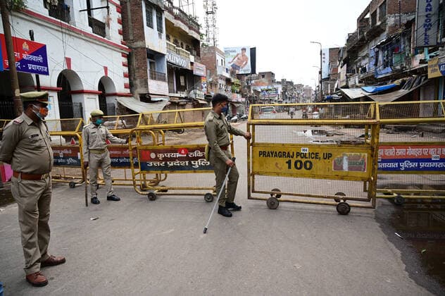 May 3, 2021, Prayagraj, Uttar Pradesh, India: Prayagraj: Police barricade roads during government imposed weekend Lockdown in Prayagraj on Monday, May 03, 2021. Prayagraj India - ZUMAv115 20210503_zap_v115_032 Copyright: xPrabhatxKumarxVermax