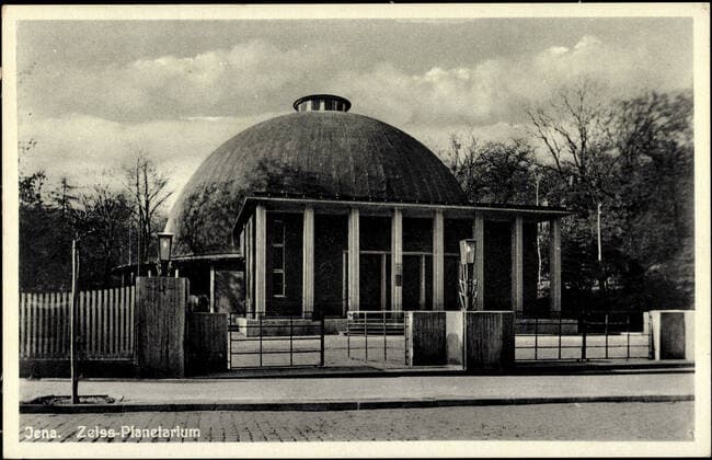 Jena Thüringen, Zeiss Planetarium, Außenansicht, Eingangsbereich *** Jena Thuringia, Zeiss Planetarium, exterior view, entrance area