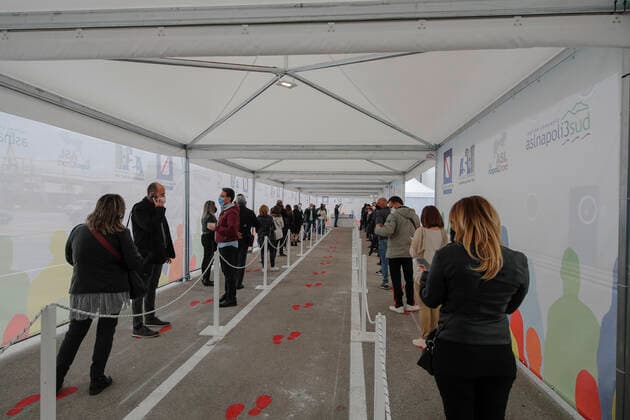 The Covid-19 Vaccine Center at the Atitech hangar of Naples Capodichino International Airport. The Capodichino Covid-19 Vaccine Center was built on an area of 10,000 square meters made available free of charge by Atitech at the Naples Capodichino International Airport. The center will guarantee over 6,000 vaccinations per day to users of the Napoli 1 Centro, Napoli 2 Nord and Napoli 3 Sud ASLs.  Copyright: xSalvatorexLaportax xIPAx xKontrolabx