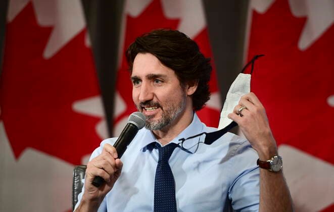 Kanada, Finanzministerin Chrystia Freeland und Justin Trudeau in Ottawa May 3, 2021, Ottawa, on, Canada: Prime Minister Justin Trudeau joins Deputy Prime Minister and Minister of Finance Chrystia Freeland, not shown, as they participate in a virtual discussion from Ottawa on Monday, May 3, 2021, with seniors from Residence Memphremagog in Magog, Quebec. Ottawa Canada - ZUMAc35_ 20210503_zaf_c35_057 Copyright: xSeanxKilpatrickx