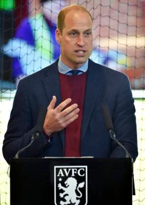 . 04 05 2021. Bodymoor Heath, United Kingdom. Prince William, the Duke of Cambridge, meets Aston Villa football players during a visit to the Aston Villa High Performance Centre at Bodymoor Heath, United Kingdom.  xPoolx xi-Imagesx IIM-22151-0006