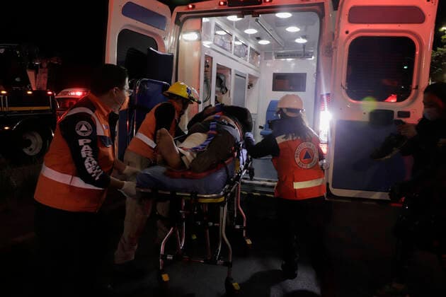 Collapse Of Line 12 Subway Structure In Mexico City, 20 People Dead And More Than 70 Injured Paramedics transfer an injured person on a stretcher to be taken to a hospital after the collapse of a structure on Line 12 Metro in Mexico City between Tezonco and Olivos stations, where 20 people died and more than 70 were injured. The causes of the accident are still unknown. Mexico City Mexico vieyra-notitle210504_npNJZ  Copyright: xGerardoxVieyrax