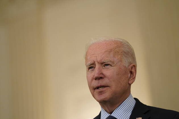 May 4, 2021, Washington, District of Columbia, USA: United States President Joe Biden delivers remarks on the Covid-19 response and the vaccination program from the State Dining Room of the White House in Washington, DC on Tuesday, May 4, 2021. The President announced he will allow some governors to turn down doses they don t need or want and reallocate those doses to other states and he also set a goal of getting at least one dose of the Covid-19 vaccine to 70 percent of adults by July 4 Washington USA - ZUMAs152 20210504_zaa_s152_027 Copyright: xAlexxEdelmanx-xPoolxViaxCnpx