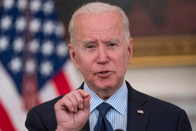 May 4, 2021, Washington, District of Columbia, USA: United States President Joe Biden delivers remarks on the Covid-19 response and the vaccination program from the State Dining Room of the White House in Washington, DC on Tuesday, May 4, 2021. The President announced he will allow some governors to turn down doses they don t need or want and reallocate those doses to other states and he also set a goal of getting at least one dose of the Covid-19 vaccine to 70 percent of adults by July 4 Washington USA - ZUMAs152 20210504_zaa_s152_045 Copyright: xAlexxEdelmanx-xPoolxViaxCnpx