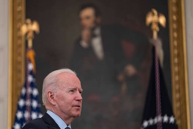 May 4, 2021, Washington, District of Columbia, USA: United States President Joe Biden takes questions after delivering remarks on the Covid-19 response and the vaccination program from the State Dining Room of the White House in Washington, DC on Tuesday, May 4, 2021. The President announced he will allow some governors to turn down doses they don t need or want and reallocate those doses to other states and he also set a goal of getting at least one dose of the Covid-19 vaccine to 70 percent of adults by July 4 Washington USA - ZUMAs152 20210504_zaa_s152_049 Copyright: xAlexxEdelmanx-xPoolxViaxCnpx