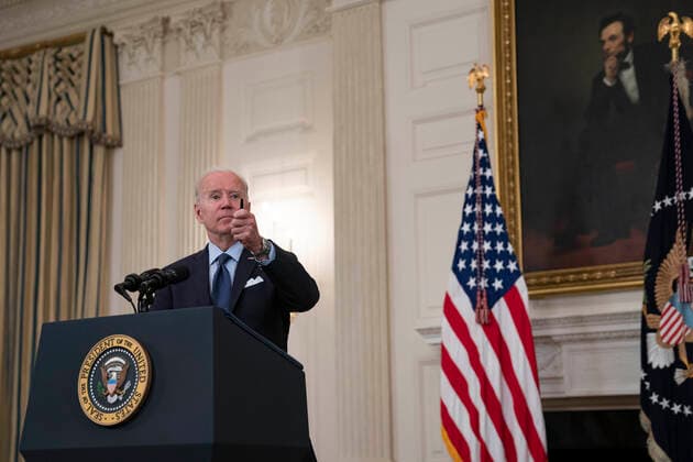 May 4, 2021, Washington, District of Columbia, USA: United States President Joe Biden takes questions after delivering remarks on the Covid-19 response and the vaccination program from the State Dining Room of the White House in Washington, DC on Tuesday, May 4, 2021. The President announced he will allow some governors to turn down doses they don t need or want and reallocate those doses to other states and he also set a goal of getting at least one dose of the Covid-19 vaccine to 70 percent of adults by July 4 Washington USA - ZUMAs152 20210504_zaa_s152_056 Copyright: xAlexxEdelmanx-xPoolxViaxCnpx