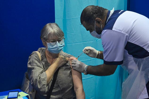 Malaysia Kicked Off The Optional Voluntarily AstraZeneca Vaccination Programme A foreign woman living in Malaysia receives the first dose of the AstraZeneca Covid-19 vaccine at a special vaccination center set up at the Universiti Kebangsaan Malaysia in Bangi, Malaysia on Wednesday, May 5, 2021. Malaysia is allowing people to use AstraZeneca s Covid vaccine on a voluntary basis and has excluded the shots from its inoculation program amid public concerns about their safety. Bangi Malaysia hazim-malaysia210505_npBFv  Copyright: xZahimxMohdx
