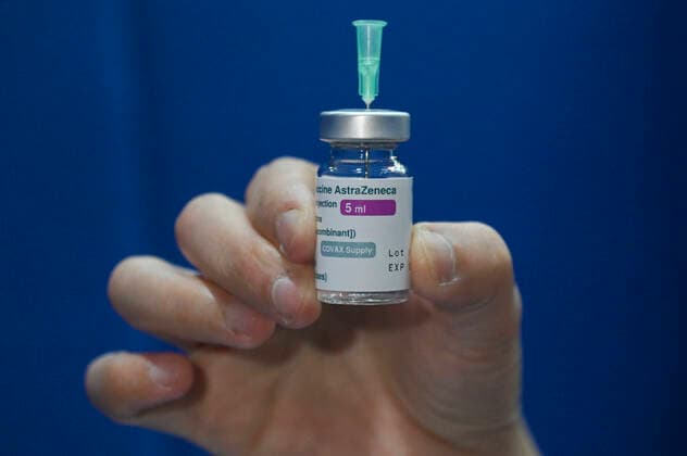 Malaysia Kicked Off The Optional Voluntarily AstraZeneca Vaccination Programme A Malaysian health worker shows the empty vial of the AstraZeneca Covid-19 vaccine at a special vaccination center set up at the Universiti Kebangsaan Malaysia in Bangi, Malaysia on Wednesday, May 5, 2021. Malaysia is allowing people to use AstraZeneca s Covid vaccine on a voluntary basis and has excluded the shots from its inoculation program amid public concerns about their safety. Bangi Malaysia hazim-malaysia210505_nppUY  Copyright: xZahimxMohdx
