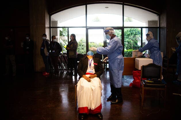 Federal Parliament Staff Gets Tested For COVID-19 In Nepal Federal parliament staff gets tested for COVID-19 before attending the meeting of the House of Representatives in Kathmandu, Nepal on May 5, 2021. Kathmandu Nepal shrestha-notitle210505_nphdo  Copyright: xRojanxShresthax