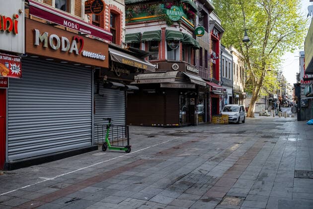 Full Lockdown In Istanbul The empty streets of Istanbul, Turkey seen on May 5, 2021. The government imposed a 19-day curfew which started on April 29 and will end on May 17, at the end of the holy holiday Ramadan. Restaurants and cafes only provide takeaway and delivery services throughout the lockdown. Istanbul Turkey demirtas-notitle210505_npxfZ  Copyright: xErhanxDemirtasx