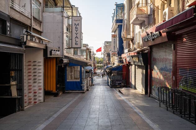 Full Lockdown In Istanbul The empty streets of Istanbul, Turkey seen on May 5, 2021. The government imposed a 19-day curfew which started on April 29 and will end on May 17, at the end of the holy holiday Ramadan. Restaurants and cafes only provide takeaway and delivery services throughout the lockdown. Istanbul Turkey demirtas-notitle210505_npCJ0  Copyright: xErhanxDemirtasx
