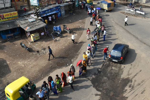 Transportation problem due to Covid-19 Pandemic in Kolkata People are waiting for buses after due to suspended of local train service , and government-run transport services curtailed by 50 per cent, amidst the spread of the coronavirus disease (COVID-19), in Kolkata Kolkata West Bengal India Copyright: SudiptaxDas