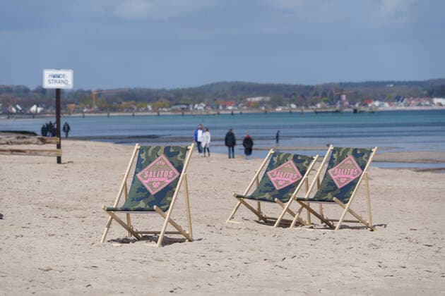 Vorbereitung auf Wiedereröffnung ab 08. Mai 2021 - Tourismus in der Modellregion Lübecker Bucht, die sich aus der Stadt Neustadt in Holstein mit Pelzerhaken und Rettin, der Gemeinde Sierksdorf, der Gemeinde Scharbeutz mit Haffkrug sowie der Gemeinde Timmendorfer Strand mit Niendorf zusammensetzt;Vorbereitung auf Wiedereröffnung ab 08. Mai 2021 - Tourismus in der Modellregion Lübecker Bucht, die sich aus der Stadt Neustadt in Holstein mit Pelzerhaken und Rettin, der Gemeinde Sierksdorf, der Gemeinde Scharbeutz mit Haffkrug sowie der Gemeinde Tim, Scharbeutz Schleswig-Holstein Deutschland Strand