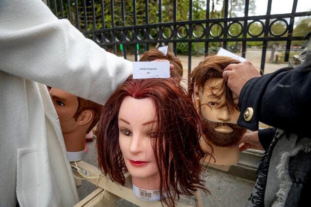 Illustration picture shows a hairdressers protest outside a plenary session of the chamber at the federal parliament in Brussels, Thursday 06 May 2021.  HATIMxKAGHAT 2711904