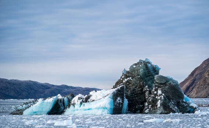 Icerbergs 1 Icebergs near Ilulissat, Greenland. Climate change is having a profound effect in Greenland with glaciers and the Greenland ice cap retreating. Ilulissiat Greenland pedersen-icebergs201004_npIDa  Copyright: xUlrikxPedersenx