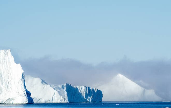 Icerbergs 1 Icebergs near Ilulissat, Greenland. Climate change is having a profound effect in Greenland with glaciers and the Greenland ice cap retreating. Ilulissiat Greenland pedersen-icebergs210505_npzbm  Copyright: xUlrikxPedersenx