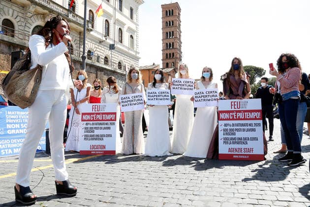 Demonstration of the workers in the field of weddings together with brides and grooms to ask for a certain reopening date for weddings. Rome (Italy), May 6th 2021 Photo Samantha Zucchi Insidefoto SamanthaxZucchi