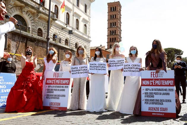 Demonstration of the workers in the field of weddings together with brides and grooms to ask for a certain reopening date for weddings. Rome (Italy), May 6th 2021 Photo Samantha Zucchi Insidefoto SamanthaxZucchi
