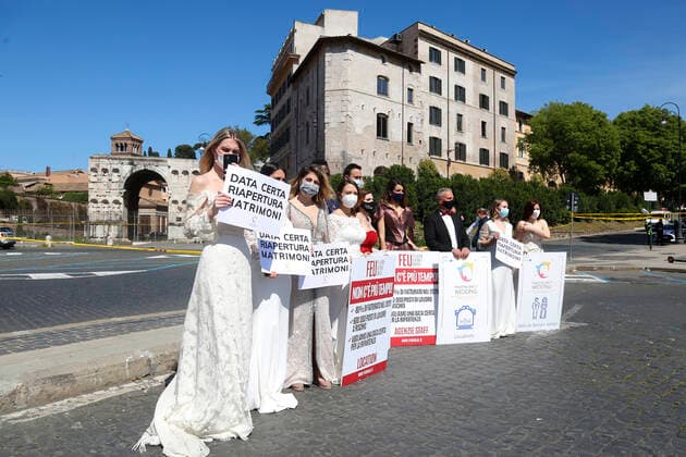 Demonstration of the workers in the field of weddings together with brides and grooms to ask for a certain reopening date for weddings. Rome (Italy), May 6th 2021 Photo Samantha Zucchi Insidefoto SamanthaxZucchi