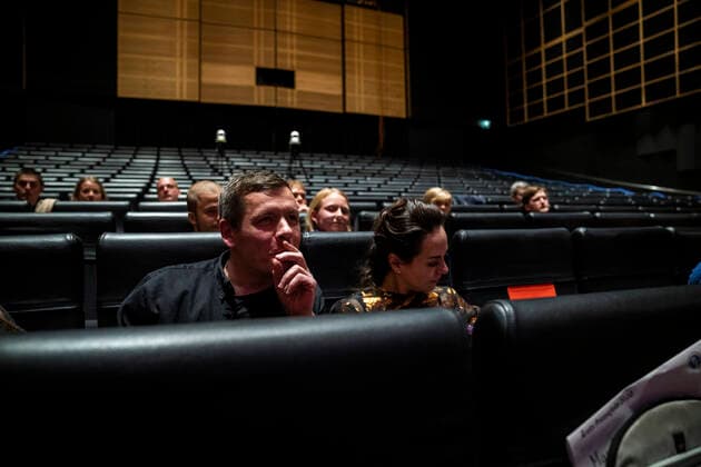 Mads Nissen vinder prisen AArets aaben klasse. Vinderne af AArets Pressefoto offentliggoeres Prisoverraekkelsen finder sted i Den Sorte Diamant i Koebenhavn fredag den 7. maj 2021. , Denmark Copyright: MartinxSylvestx cop102 spdk20210507-170055-L
