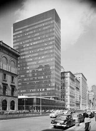Architektur von Gordon Bunshaft September 10, 1609, New York City, New York, USA: Lever House, 53rd Street and Park Avenue, New York City, New York, USA, Gottscho-Schleisner Collection, March 1952 New York City USA - ZUMAg145 16090910_zap_g145_001 Copyright: xJTxVintagex