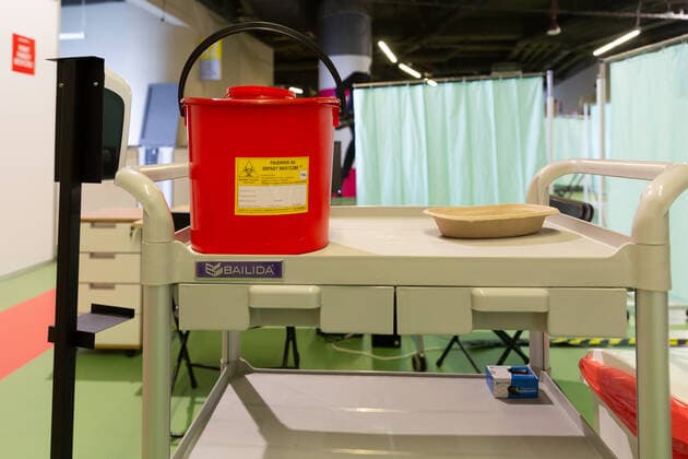 Coronavirus in Polen, Eröffnung von Impfzentrum in der Tauron Arena in Krakau Krakow Opens Mass Vaccination Venue The venue expects its first patients to attend their Covid-19 vaccination appointments in the newly opened mass vaccination centre in Tauron Arena in Krakow, Poland on May 7, 2021. Tauron Arena opened for mass vaccination for the general public on May 7, it is another centre of its kind in Poland. More than 13 million Poles received their first jab. Krakow malopolskie Poland zarzycka-krakowpo210507_np0IY  Copyright: xDominikaxZarzyckax