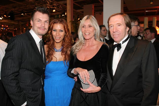 Ball des Sports 02.02.2008 Moderator Thomas Helmer + Yasmina Filali (Yasmina Munira Bohlen) + Elvira und Guenther Netzer, Fussballer, in der Rhein-Main-Halle, Congress Center, Friedrich-Ebert-Allee 1, Wiesbaden, beim - Ball des Sports - 02.02.2008 - Â *** Ball des Sports 02 02 2008 Moderator Thomas Helmer Yasmina Filali Yasmina Munira Bohlen Elvira and Guenther Netzer, footballers, in the Rhein Main Halle, Congress Center, Friedrich Ebert Allee 1, Wiesbaden, at the Ball des Sports 02 02 2008 Â