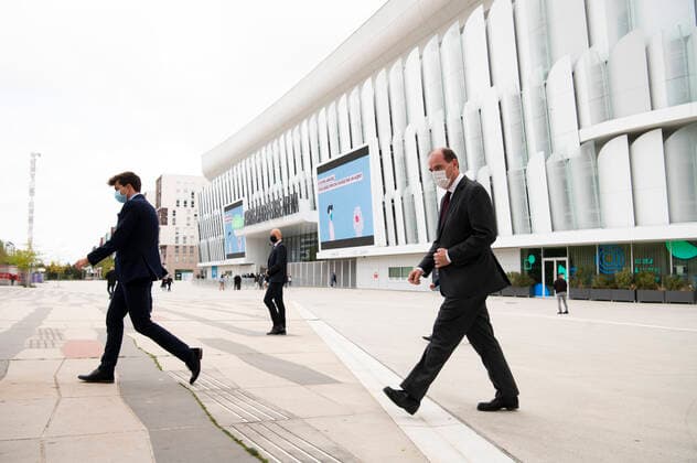 Visite de Jean Castex - Premier Ministre dans le nouveau centre de Vaccination a la Paris Defense Arena NEWS : Castex au centre de Vaccination Paris Defense Arena - 08 05 2021 JBAutissier Panoramic 