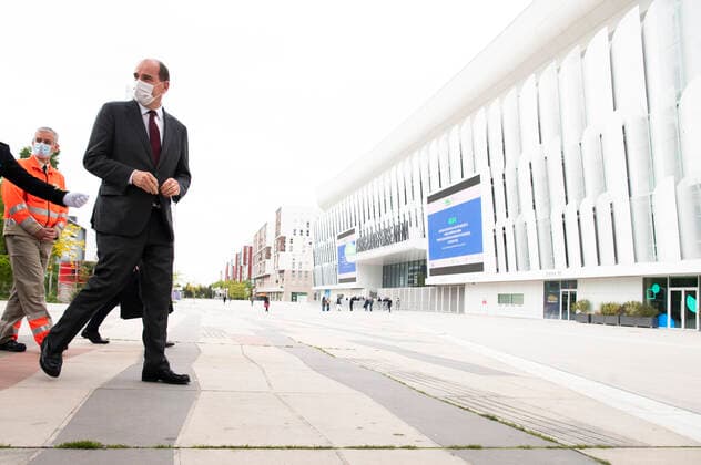 Visite de Jean Castex - Premier Ministre dans le nouveau centre de Vaccination a la Paris Defense Arena NEWS : Castex au centre de Vaccination Paris Defense Arena - 08 05 2021 JBAutissier Panoramic 