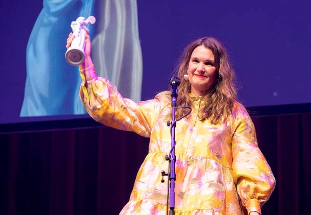 Katja Adomeit modtager Saer-Bodil. Uddeling af Bodilprisen 2021 i Folketeatret i Koebenhavn, loerdag den 8. maj 2021.. , Copenhagen Denmark