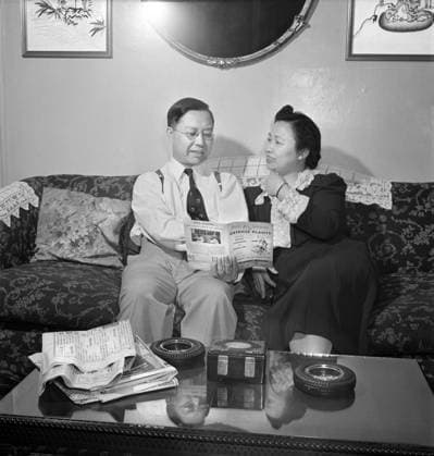 Mr. Fing, a Chinese-American Merchant, and his wife in their Flatbush home, Brooklyn, New York, USA, Marjory Collins, U.S. Office of War Information, May 1942  Copyright: xCircaxImagesx ghi-circa09691